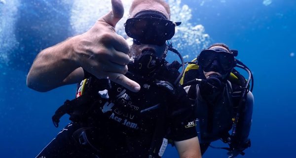 couple fun love divers the dive academy samui
